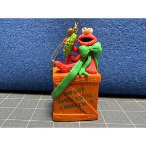 1998 Sesame Street Elmo Do Not Open Until Christmas‎ Ornament